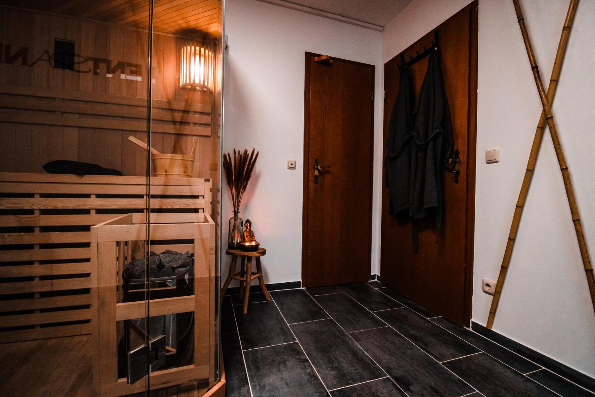 Stilvolle Wellness-Ferienwohnung In Neef Whirlpool, Sauna, Grill, Fitness, Billard & Moselblick Dış mekan fotoğraf