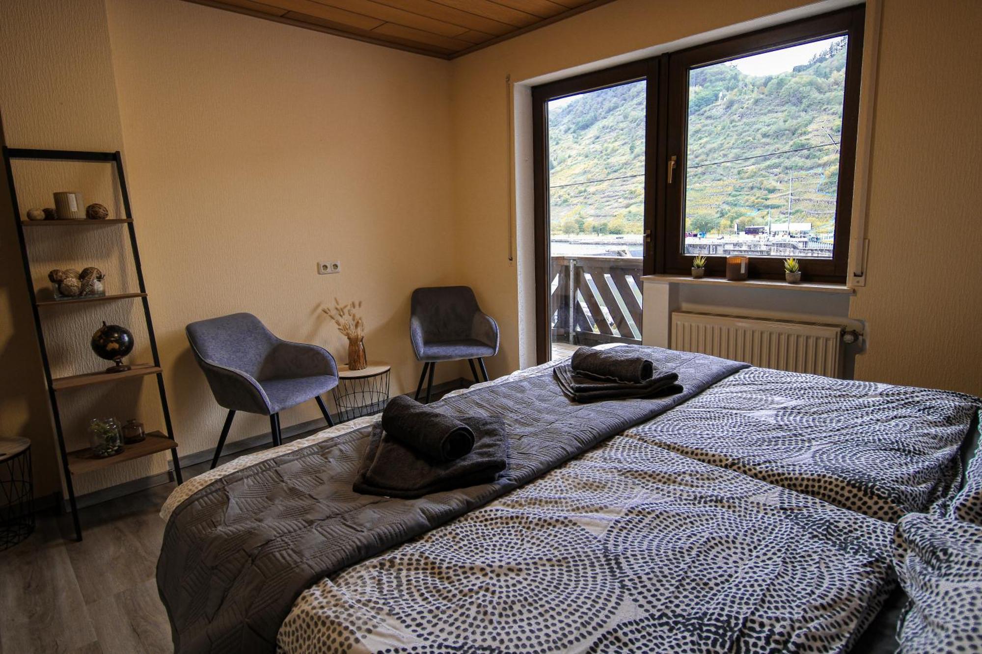 Stilvolle Wellness-Ferienwohnung In Neef Whirlpool, Sauna, Grill, Fitness, Billard & Moselblick Dış mekan fotoğraf
